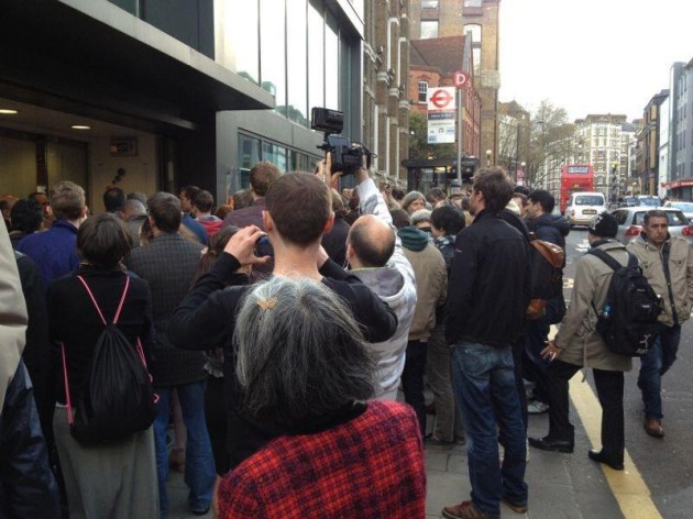 The crowd gathers outside the iMakr store before the opening.