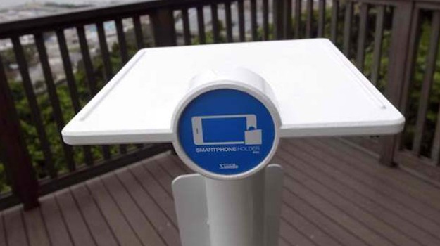 Every Scenic View Needs One of These Brilliant Selfie Smartphone Poles