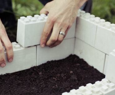 When LEGOS go green: TogetherFarm Creates Stackable Blocks for Modular 'Anywhere' Gardens