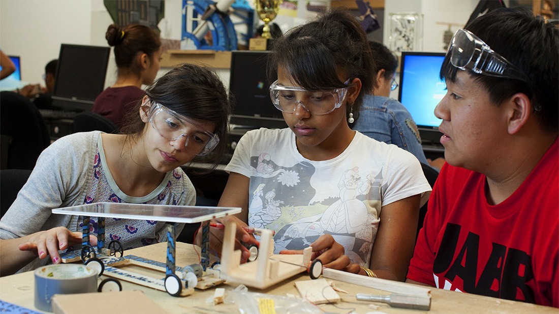 Obama Publishes Maker Article on Medium