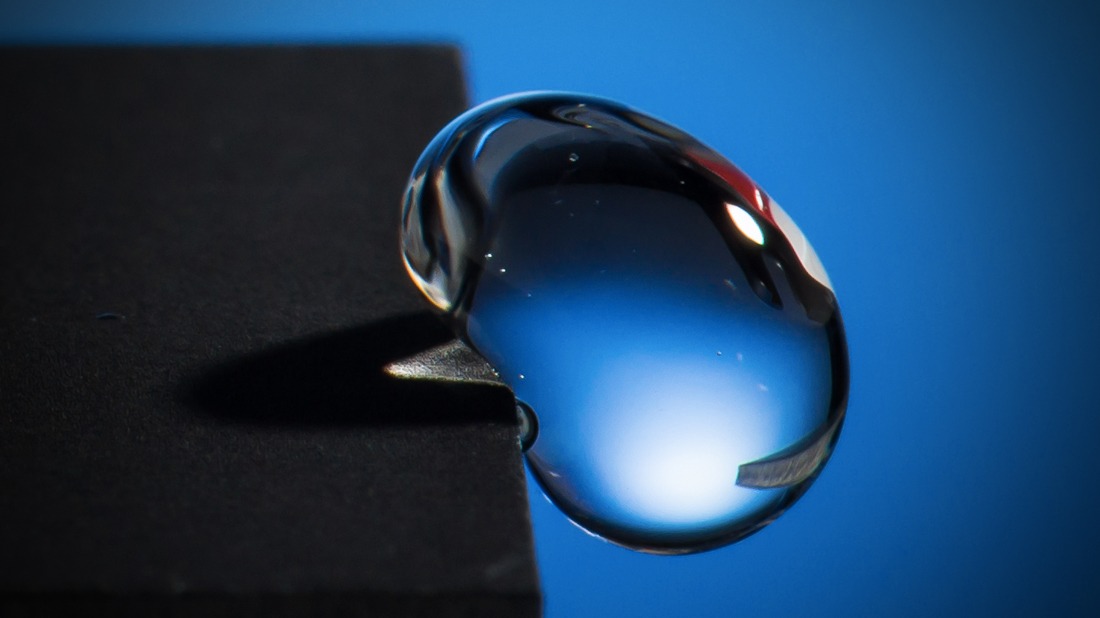 Researchers Use This One Weird Trick to Make Superhydrophobic Metal