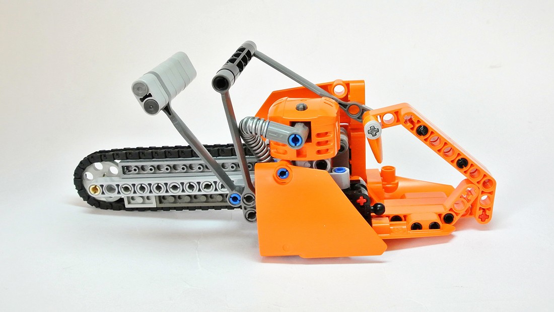 frantisek-hajdekr-lego-chainsaw-02