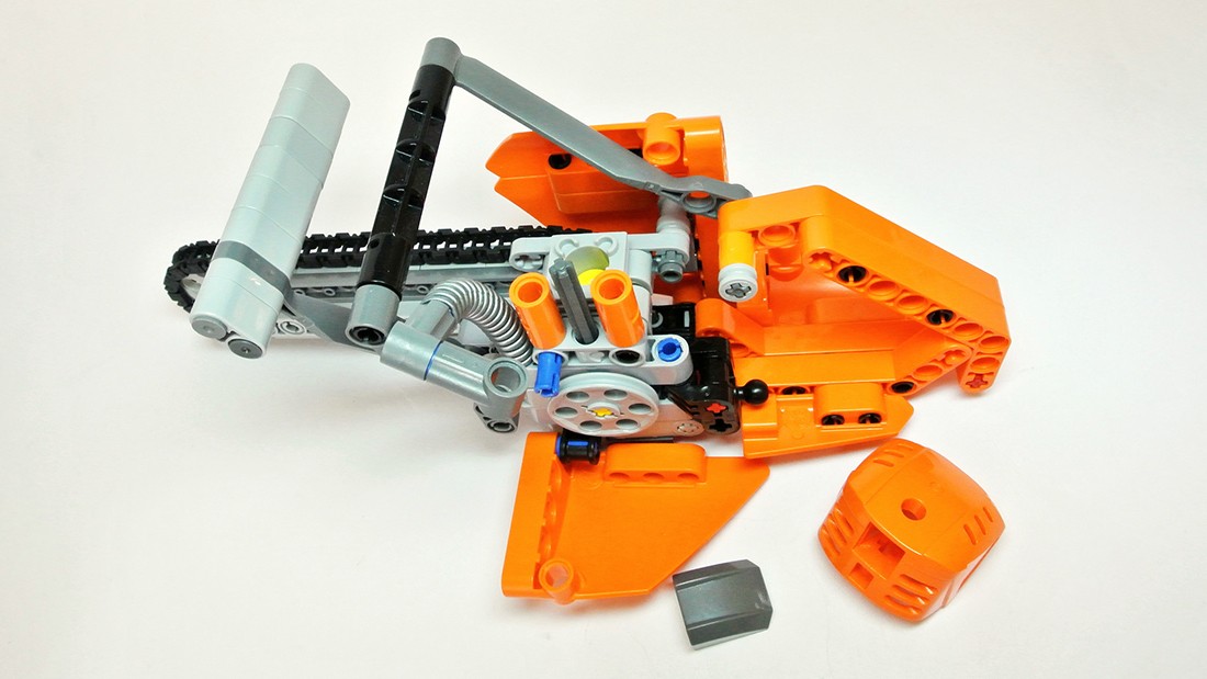 frantisek-hajdekr-lego-chainsaw-05