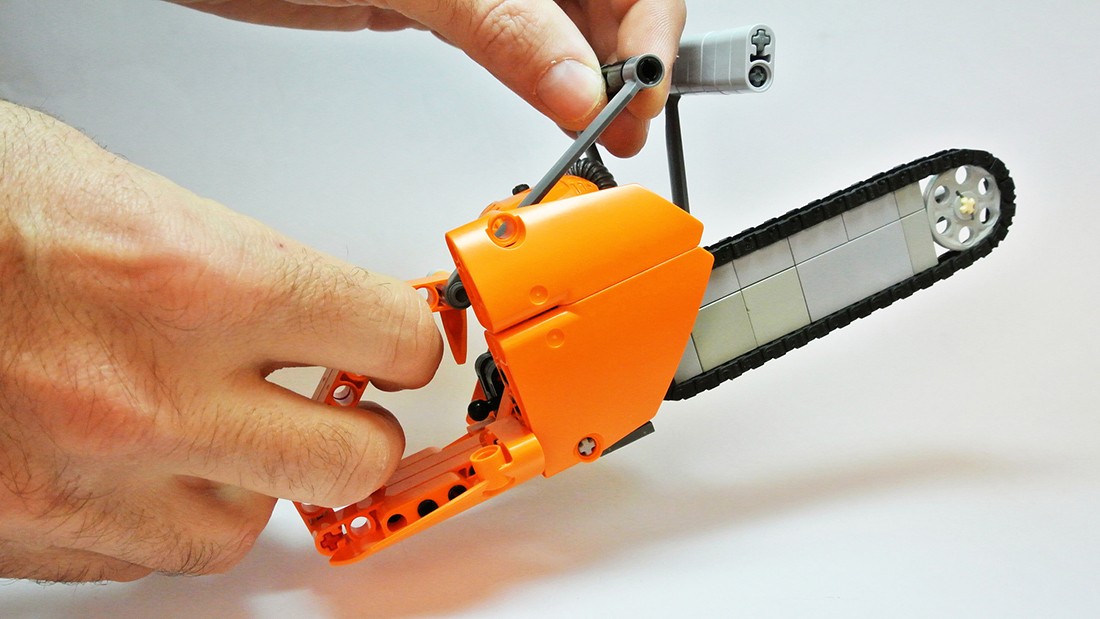 frantisek-hajdekr-lego-chainsaw-07