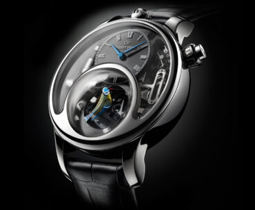 The Charming Watch With the Tiny Automaton Bird