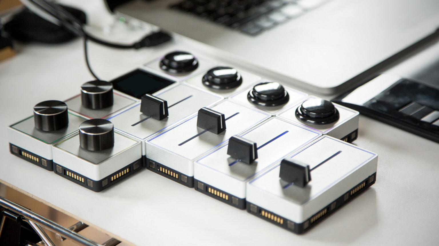 The Palette Freeform Mixer Interface Makes CAD Modeling Feel Like a DJ ...