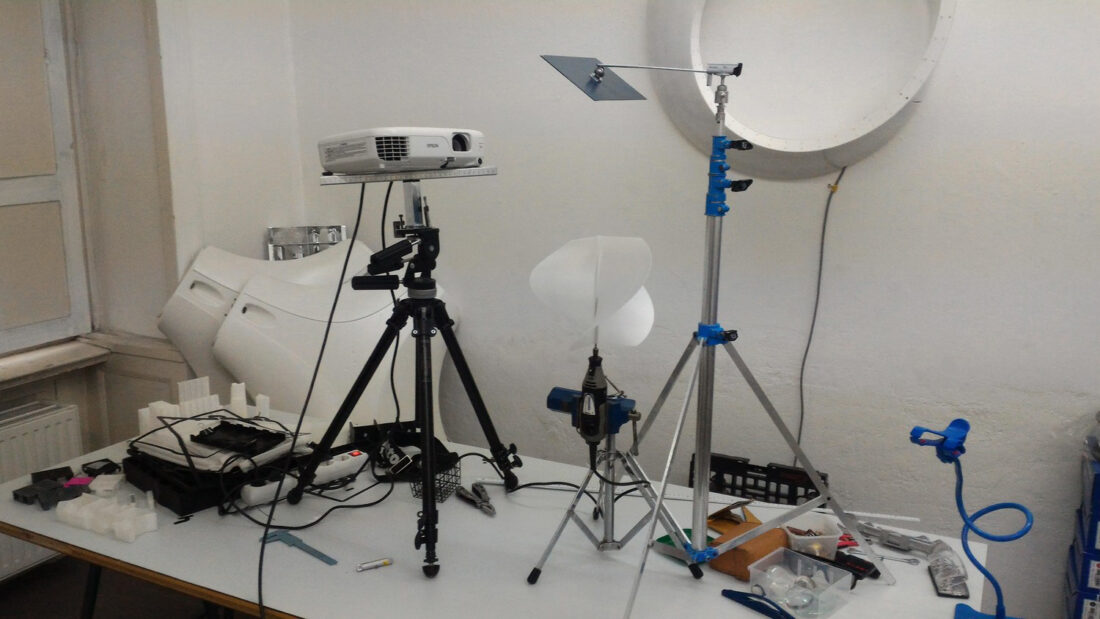 volumetrics-3d-display-technology-01