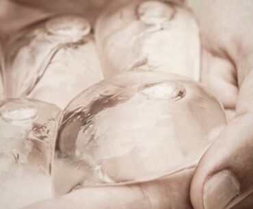 The Ingenious Ooho! Edible Water Bottle Uses a Fruit-Like Skin for its Casing