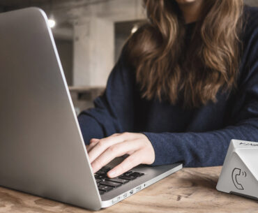 Freelancers Rejoice: The ZEIº Makes Time Tracking as Easy as Shaking a Magic 8 Ball