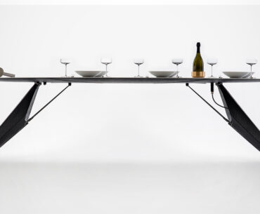 The Ceramic SmartSlab Table Uses Embedded Sensors to Keep Plates Hot and Champagne Cold