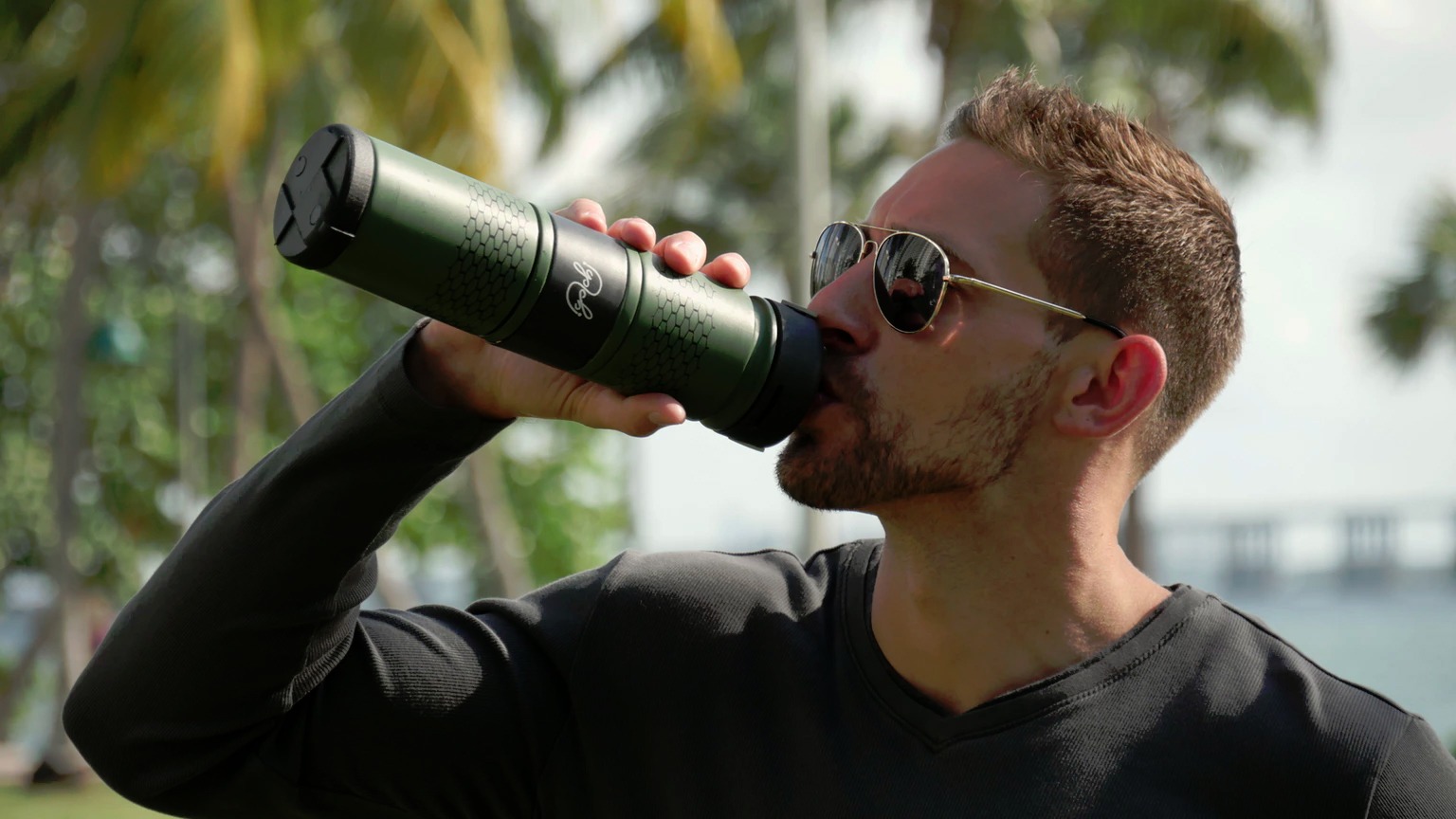 People Just Went Insane Over This All-in-one Sports Bottle Design