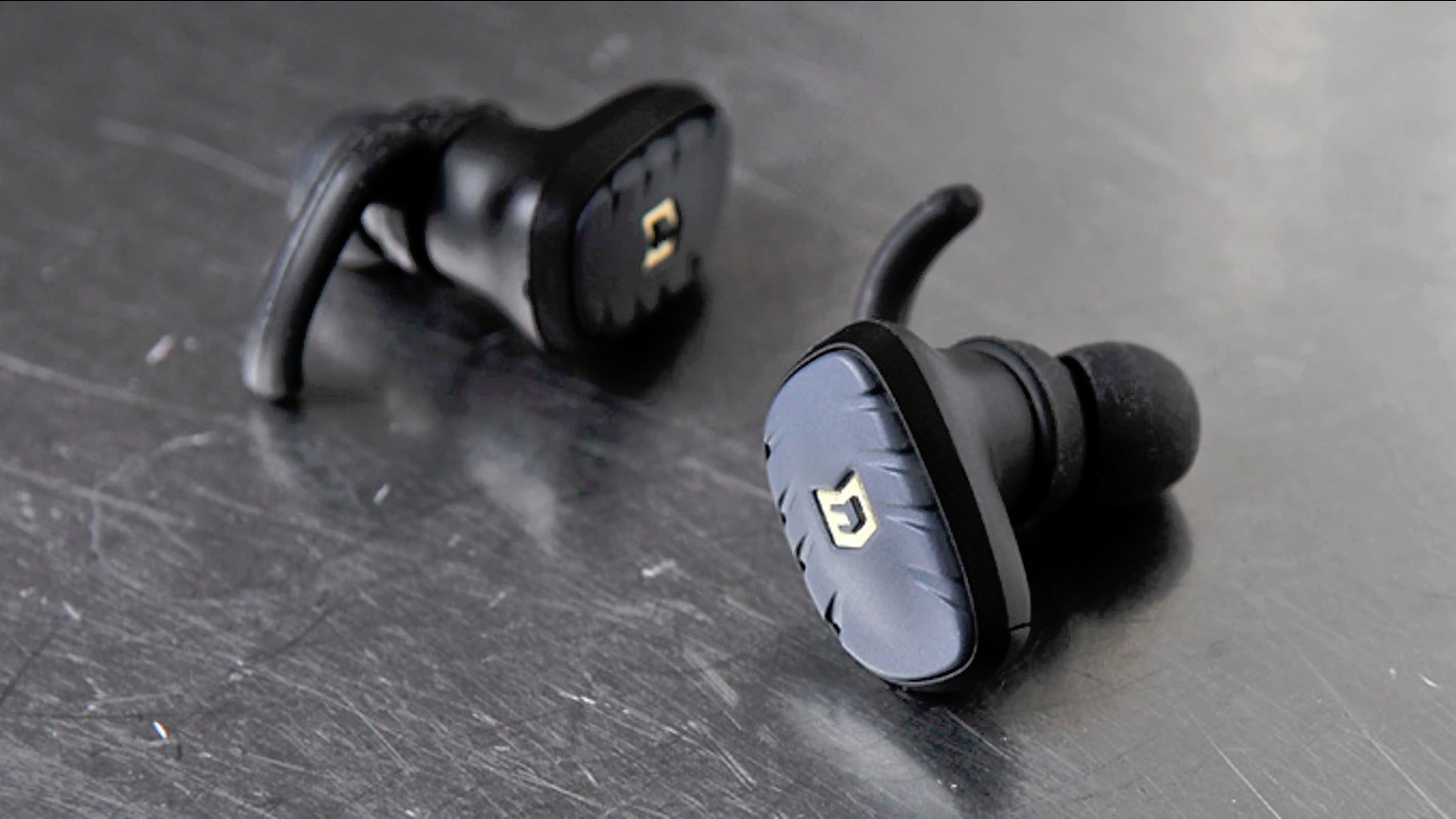 elwyn-fit-wireless-earbuds-design-00