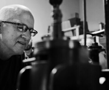 Watch a Master Jeweler Use a Lathe Like a Spirograph