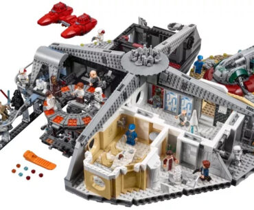 ‘Betrayal at Cloud City’ is a 2,800-Piece LEGO Star Wars City In The Skies LEGO Cloud City