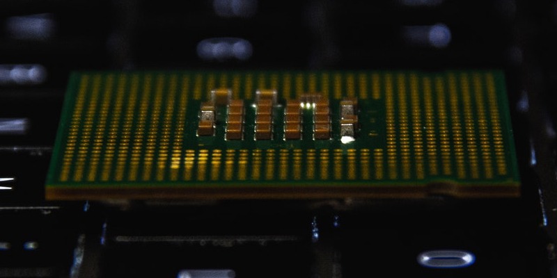 Topological Quantum Computing