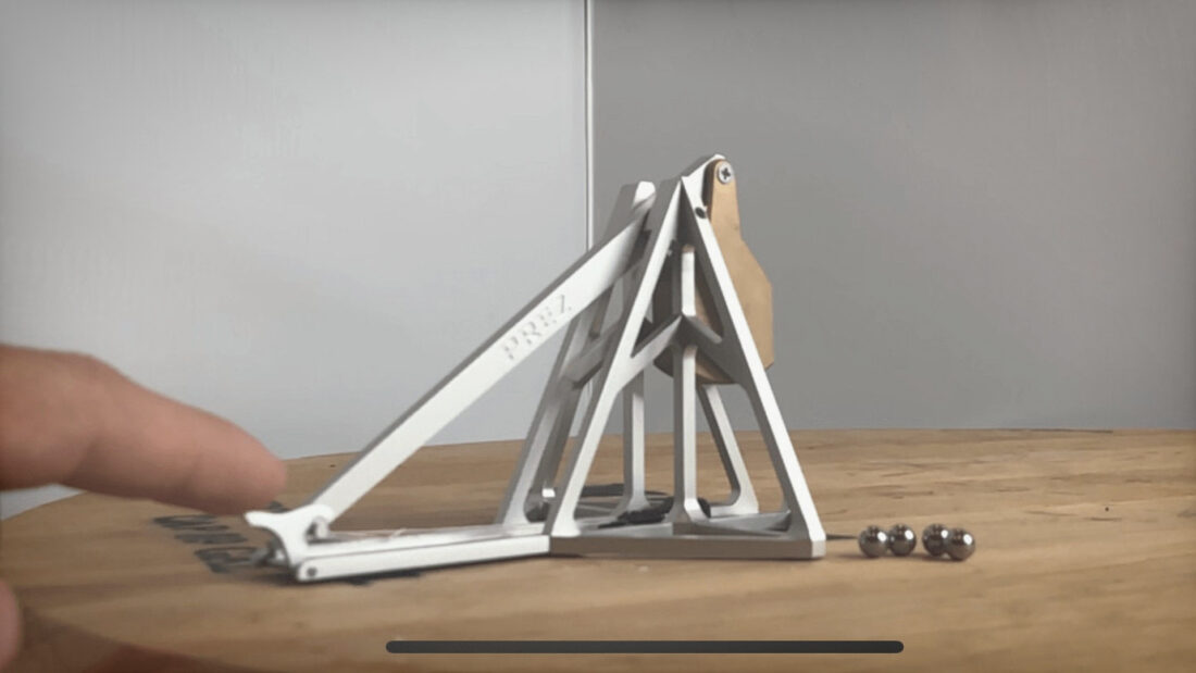 Desktop Catapult