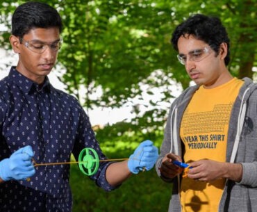 A Children’s Toy Inspired This Inexpensive, 3D Printed Centrifuge 3d-fuge