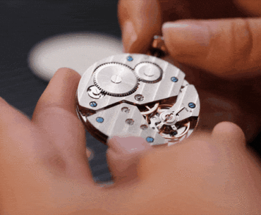 This All-in-One Kit Teaches You How to Build Your Own Mechanical Watch