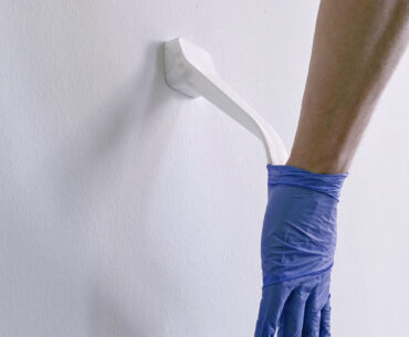 This 3D Printed Glove Remover Helps Reduce The Risk of Hand Contamination glove remover
