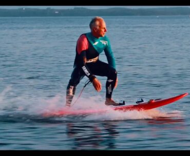 The Waterwolf E-Surfboard Lets You Catch Some Surf Without Any Waves waterwolf