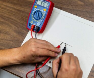 5 Best Multimeters Review and Buyer’s Guide