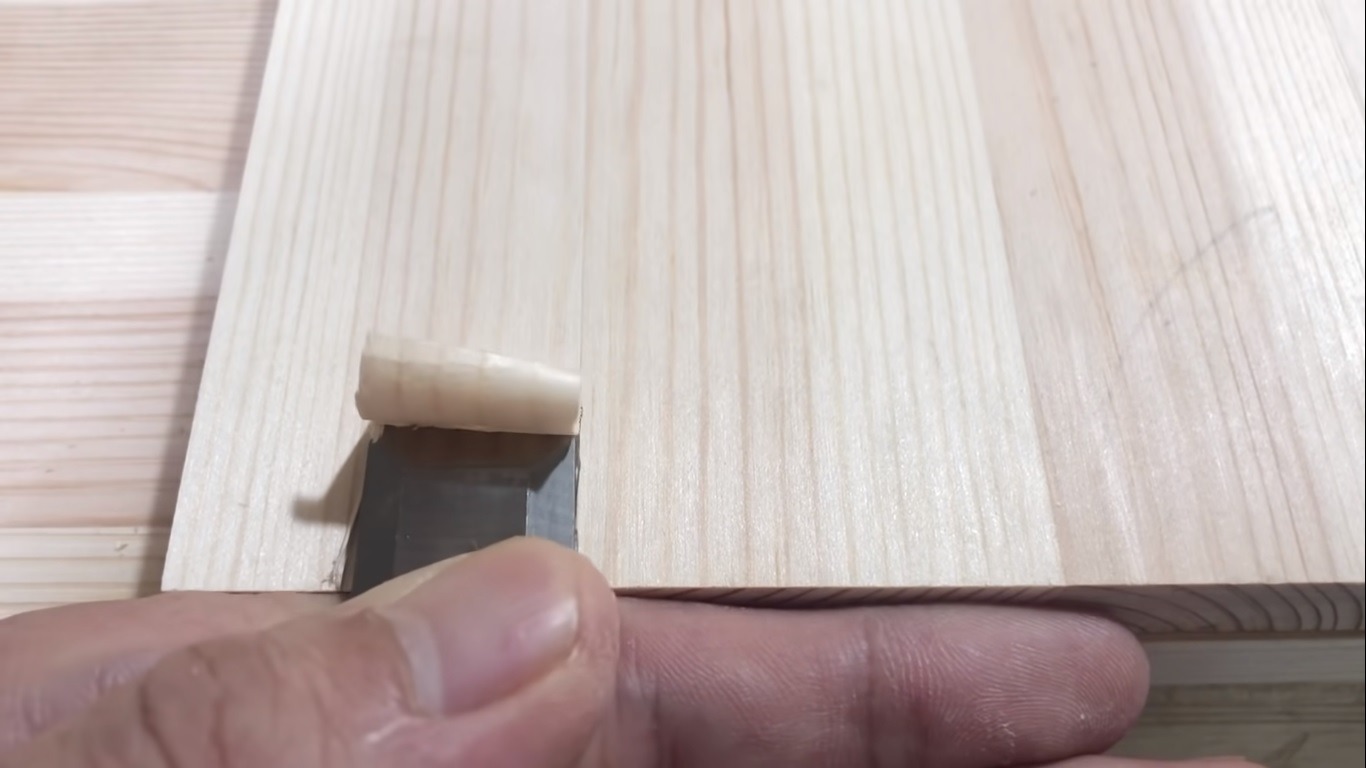 A DIY Enthusiast Shows An Easy Way To Completely Hide Wooden Screws