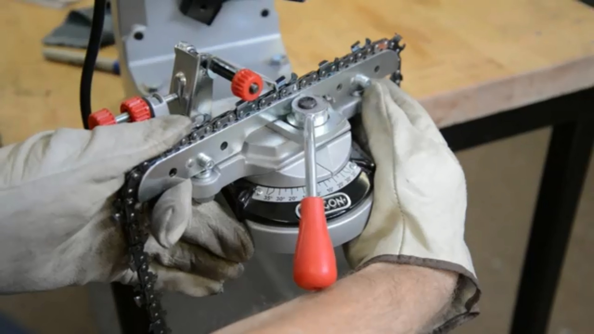 5 Best Chainsaw Sharpeners for Everyday Use 2021 Review