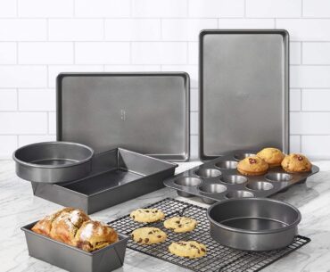 Chicago Metallic Bakeware: The Ultimate Bakeware Set for All Types of Bakers