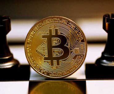 Investor’s Choice: BTC or LTC? gold and silver round coin