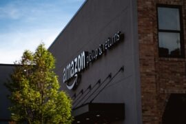 Amazon: The Heavyweight of the E-commerce Ring Amazon pickup & returns building