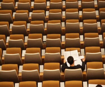 men's black long-sleeved top