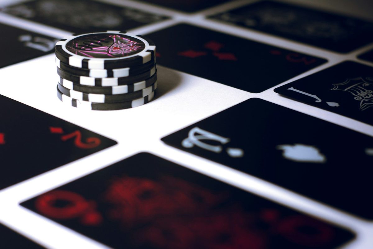 Best Online Casinos Canada 2026: 5 Top Sites Ranked by GambleOnline.ca poker chip on white surface
